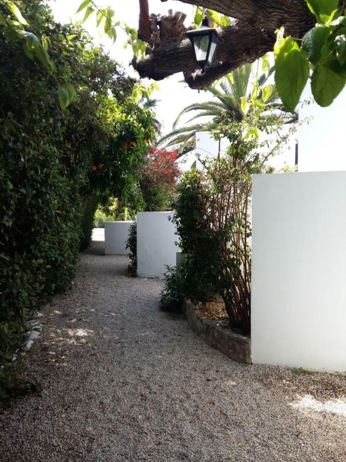 Bungalows Ingrid Tolo Exterior photo